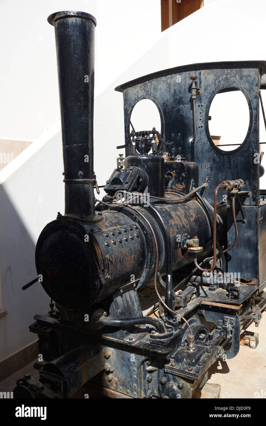 Storica locomotiva a vapore, utilizzate per l'agricoltura, Sant Francesc de Formentera, Formentera, Spagna Foto Stock