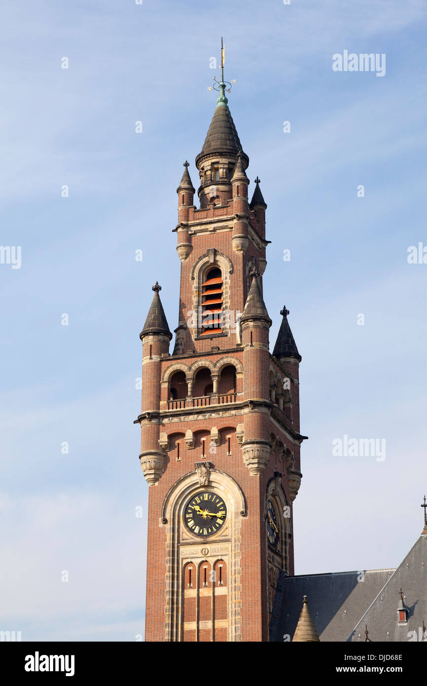 La torre del Palazzo della Pace a l'Aia, Olanda Foto Stock