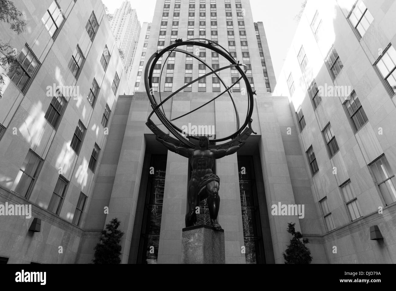 Il Rockefeller Center Statua di Atlas, Fifth Avenue, Manhattan, New York City, Stati Uniti d'America. Foto Stock