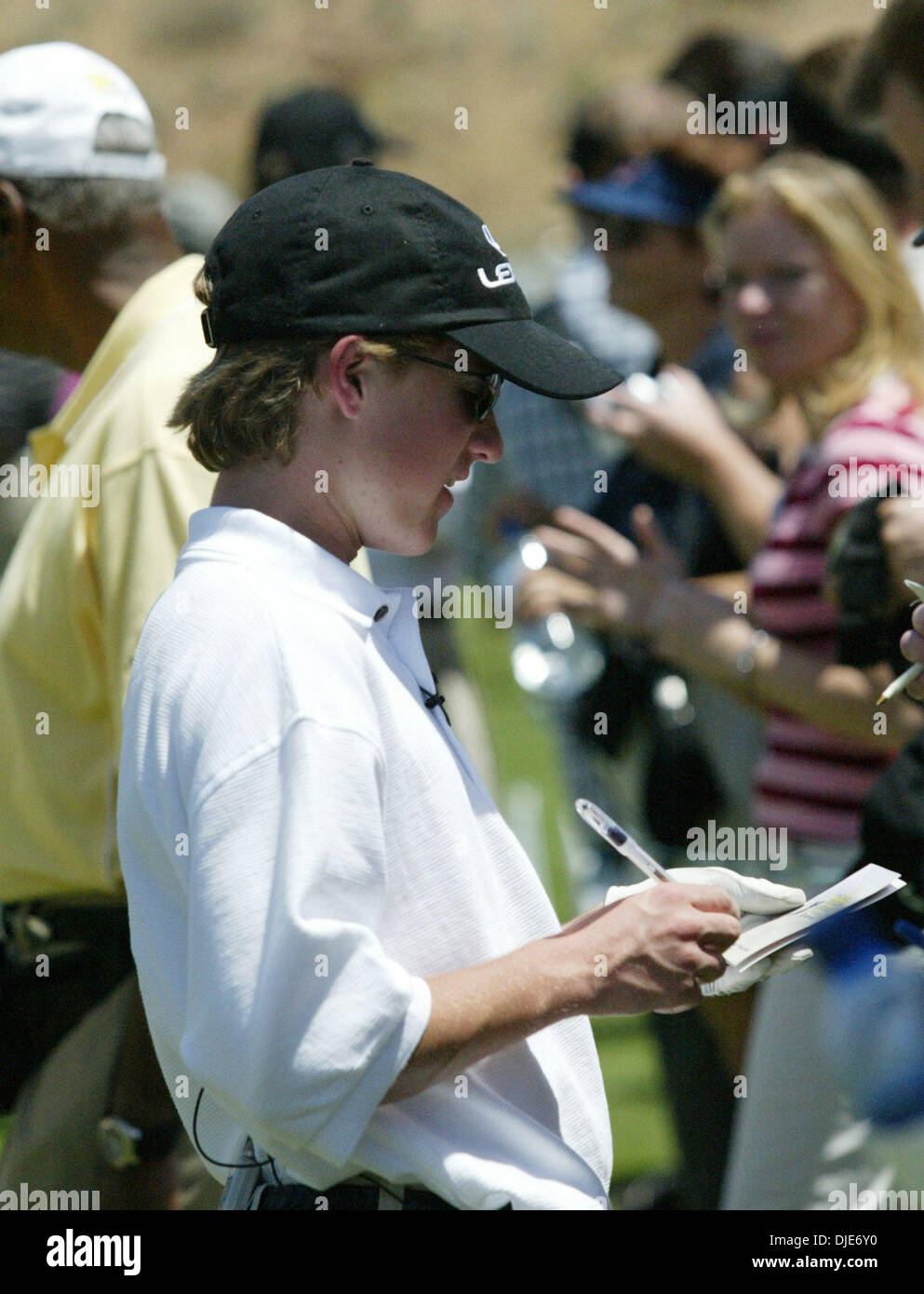 Maggio 02, 2004; Boulder City, NV, STATI UNITI D'AMERICA; Haley Joel Osment firma autografi alla sesta annuale 'Michael Douglas e amici Celebrity Golf' milioni di buco in una sparatoria a cascata Campo da Golf presentato da Lexus a beneficio del Motion Picture & Television Fund. Foto Stock