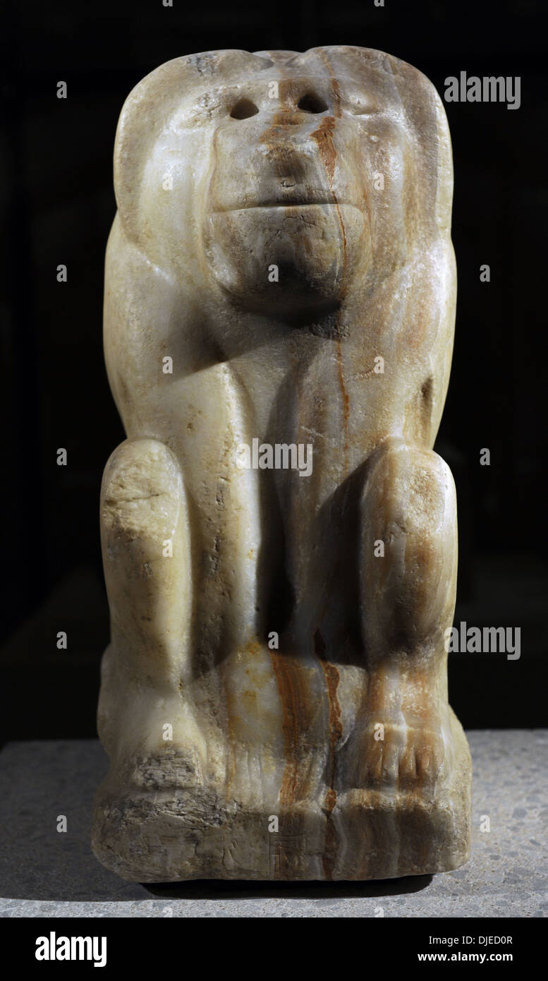 Babbuino. Figura seduta con il cartiglio del re Narmer. Dinastia I. inizio periodo dinastico. 3000 BC. Calcite e alabastro. Foto Stock