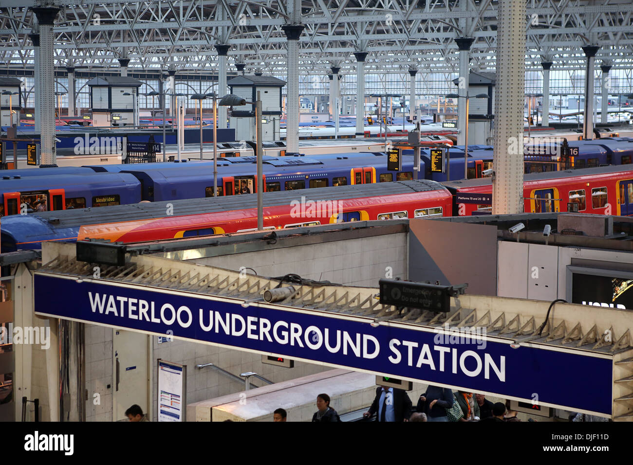 Waterloo metropolitana e stazioni di superficie. Foto Stock