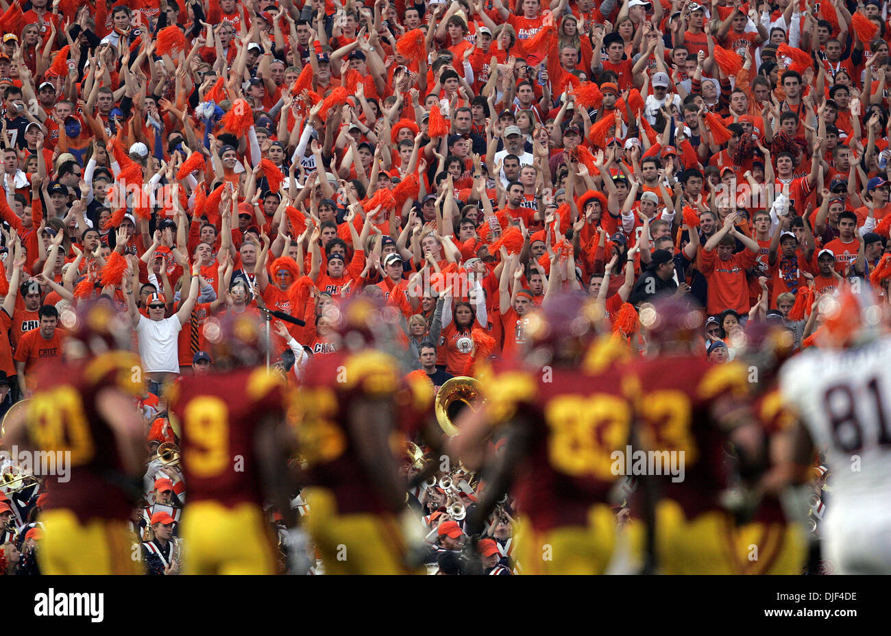 Jan 01, 2008 - Pasadena, California, Stati Uniti d'America - NCAA Football Rose Bowl: Illinois non ho molto per allietare circa presso il Rose Bowl Martedì, 1 gennaio 2008. USC beat Illinois 49-17. (Credito Immagine: © KC Alfred/San Diego Union Tribune/ZUMA Premere) Restrizioni: * USA Tabloid diritti * Foto Stock