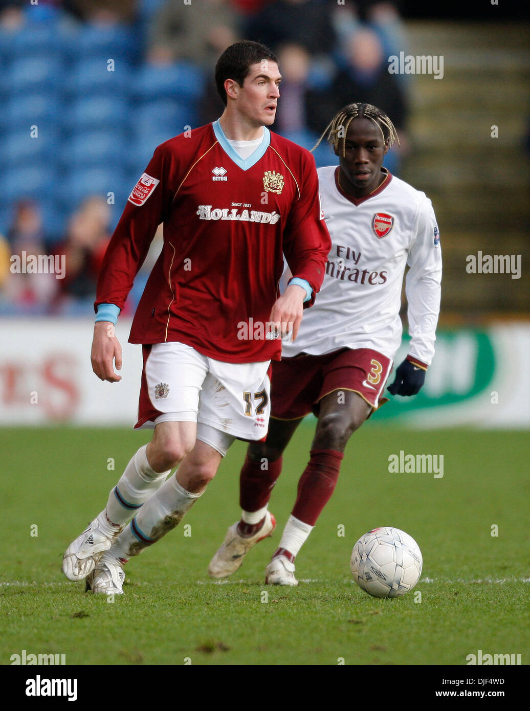 Kyle Lafferty di Burnley e Bacary Sagna di Burnley (credito Immagine: © fotografo/Cal Sport Media) Foto Stock