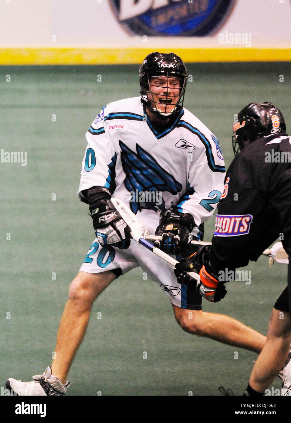 12 gennaio 2008: NLL - La Bufala banditi sconfitto il Rochester Knighthawks 13-9 all'Arena Blue Cross a Rochester, New York. Rochester Knighthawks' Bill Greer (#20) in azione contro un bufalo.(Immagine di credito: © Alan Schwartz/Cal Sport Media) Foto Stock