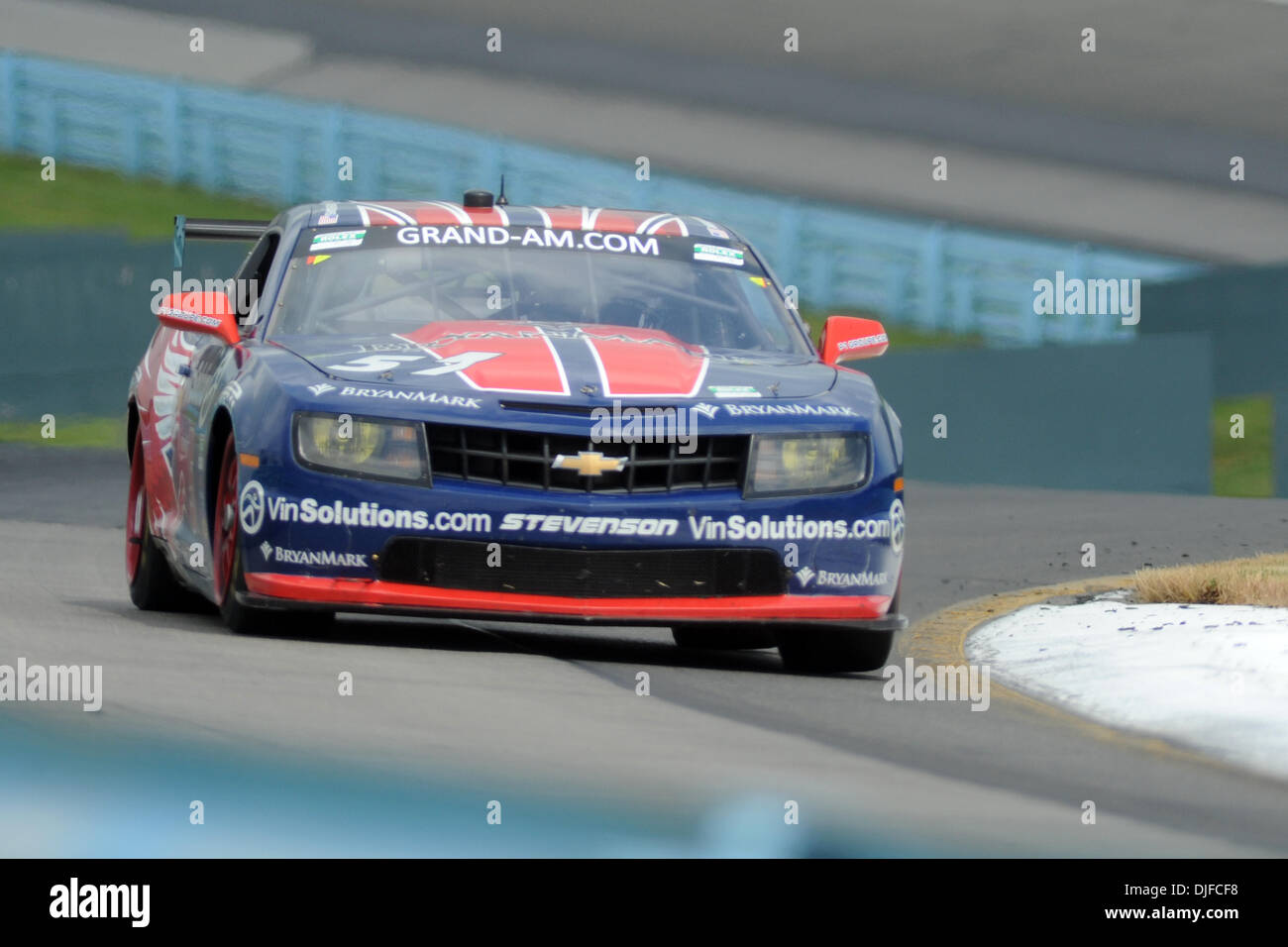 La classe GT Camaro GT.R di Robin Liddell e Andrew Davis sale la collina nel giro di quattro durante le prove libere di stamattina il venerdì a Watkins Glen International per l'Sahlen la sei ore di Glen a Watkins Glen, New York. (Credito Immagine: © Michael Johnson/Southcreek globale/ZUMApress.com) Foto Stock