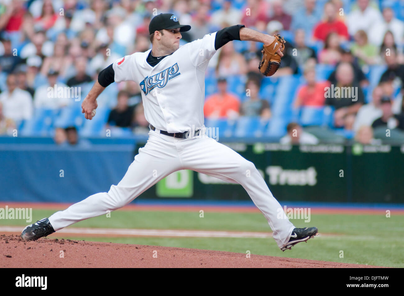 Giugno 24, 2010 - Toronto, Ontario, Canada - 24 giugno 2010 Toronto, Ontario: Toronto Blue Jays a partire lanciatore Brandon Morrow #23 avvolge contro il St. Louis Cardinals durante il giovedì notte di baseball gioco, presso il Rogers Centre di Toronto, Ontario. Il Toronto Blue Jays ha vinto da un punteggio di 5-0. (Credito Immagine: © Darren aquile Southcreek/Global/ZUMApress.com) Foto Stock