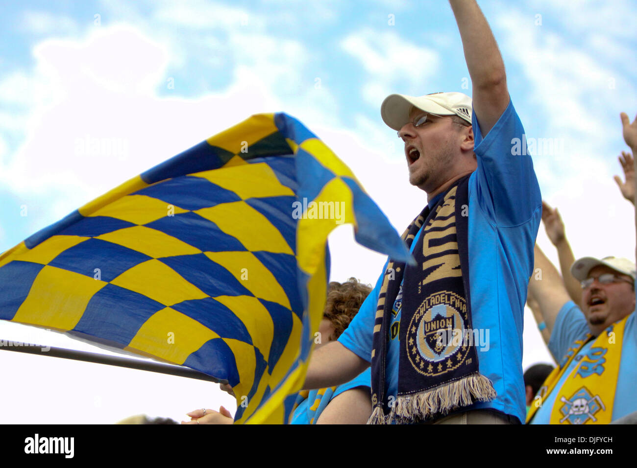 Philadelphia Unione fan tifare per la loro squadra dal ''Il fiume Fine " sostenitori sezione durante la partita contro il San Jose terremoti a PPL Park di Chester, PA. L' Unione ha perso 2-1. (Credito Immagine: © Kate McGovern/Southcreek globale/ZUMApress.com) Foto Stock