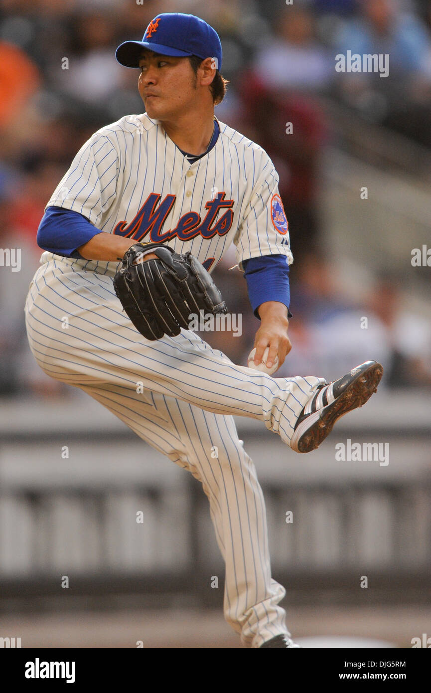 10 Luglio 2010: New York Mets lanciatore di rilievo Hisanori Takahashi (47) passi durante la MLB azione come il Braves sconfiggere il Mets 4-0 al Citi Field nel lavaggio, N.Y. (Credito Immagine: © sarà Schneekloth/Southcreek globale/ZUMApress.com) Foto Stock