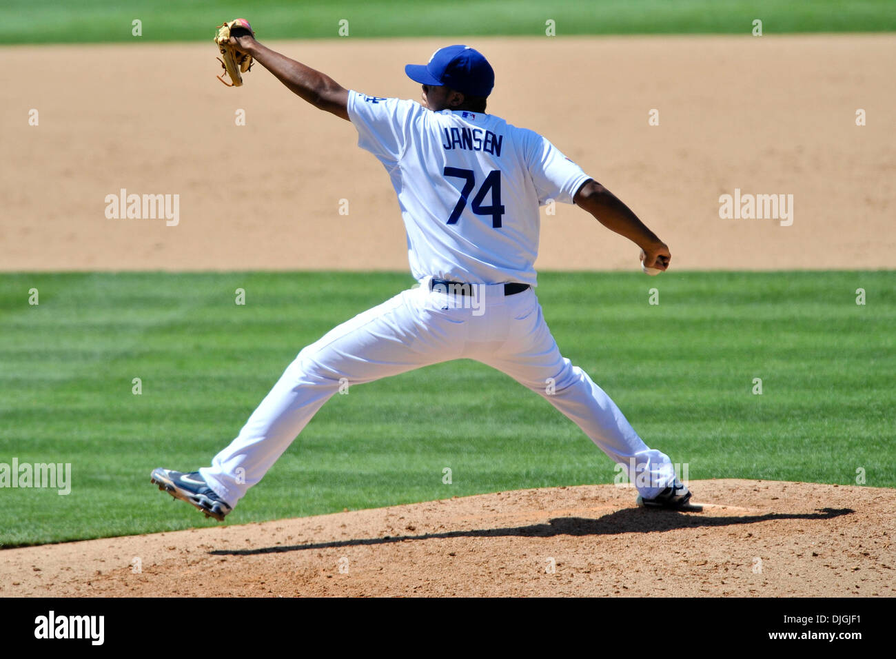 Luglio 24, 2010 - Los Angeles, California, Stati Uniti d'America - 24 Luglio 2010: Dodgers rookie relief pitcher Kenley Jansen peci nel suo primo major league di aspetto. Il New York Mets perso al Los Angeles Dodgers 3-2 in 13 inning su un James Loney walkoff homerun presso il Dodger Stadium di Los Angeles. California..Mandatory Credit: Andrew Fielding / Southcreek Global (credito Foto Stock