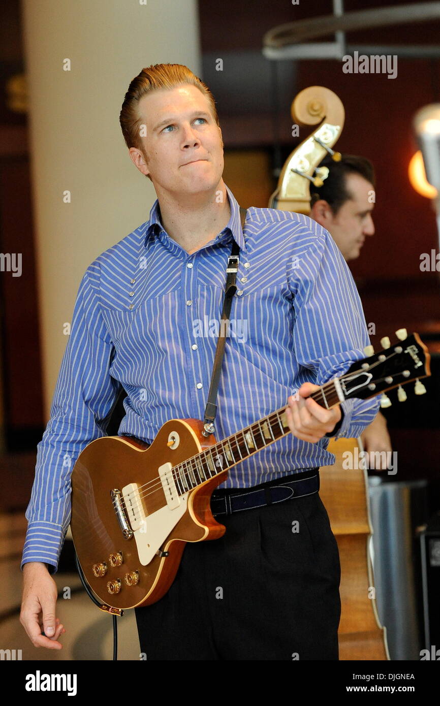 Lee Ferris come Carl Perkins 'Million Dollar Quartet' anteprima media a Toronto centro per le Arti di Toronto Canada - 12.07.12 Foto Stock