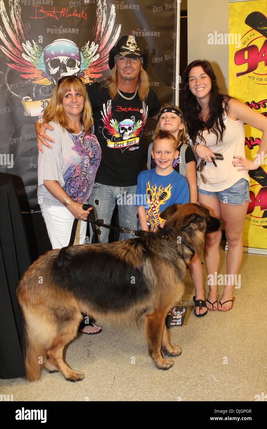 Bret Michaels' incontrare e salutare al Farmingdale PetSmart store New York City, Stati Uniti d'America - 13.07.12 Foto Stock