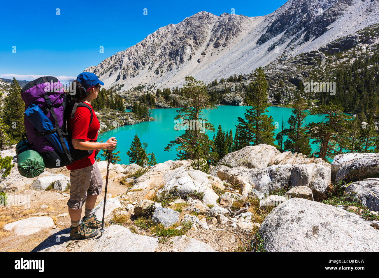Saccopelisti al primo lago, Big Pine laghi, John Muir Wilderness, California USA Foto Stock