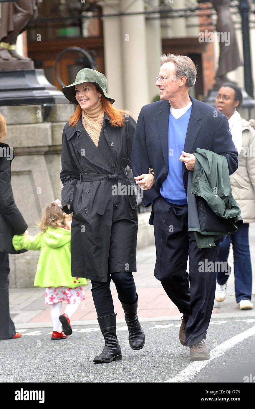 Desperate Housewives' star Marcia Cross e il marito Tom Mahoney sono visti fuori e circa a Dublino Dublino Irlanda - 20.05.12 Foto Stock
