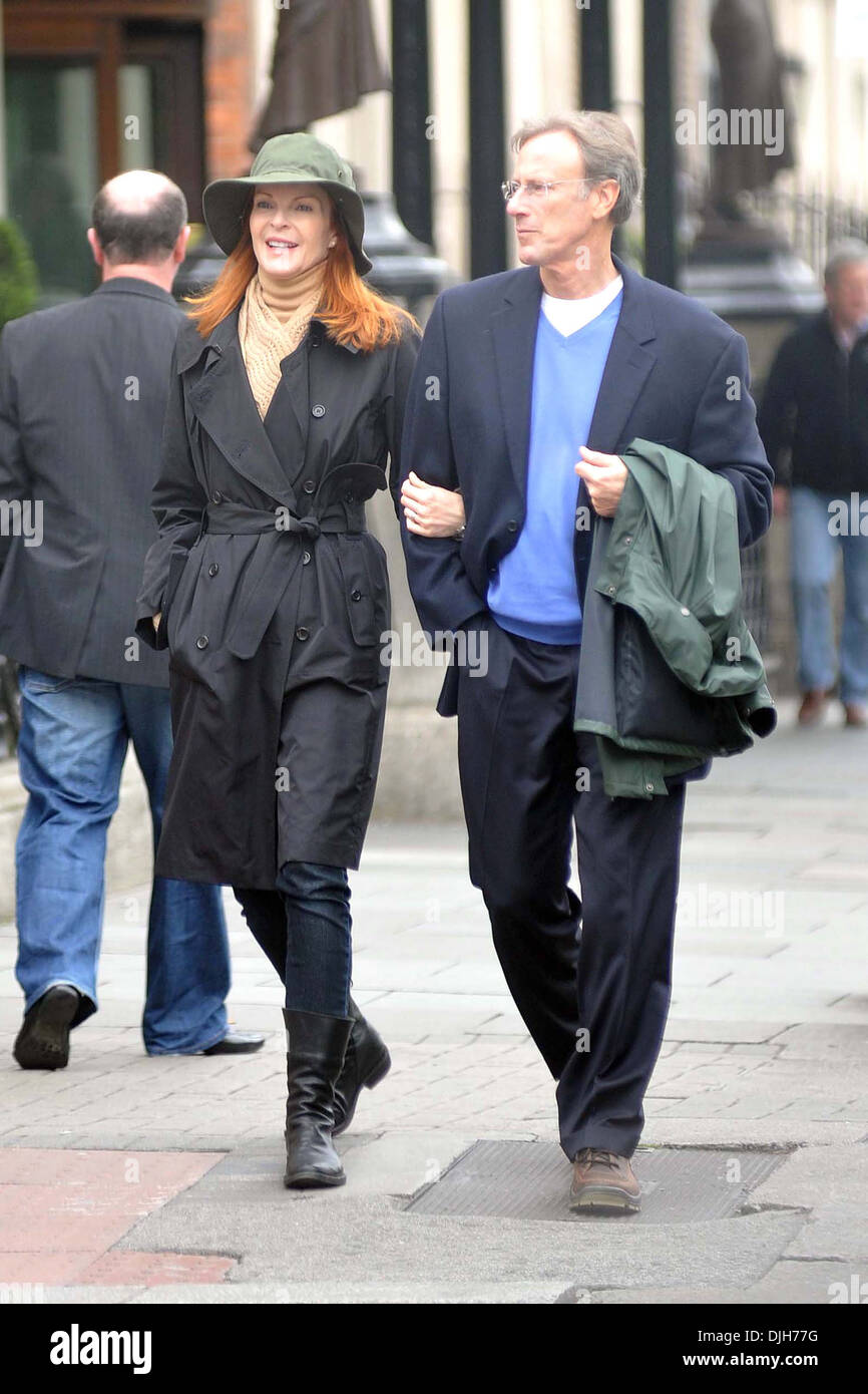 Desperate Housewives' star Marcia Cross e il marito Tom Mahoney sono visti fuori e circa a Dublino Dublino Irlanda - 20.05.12 Foto Stock