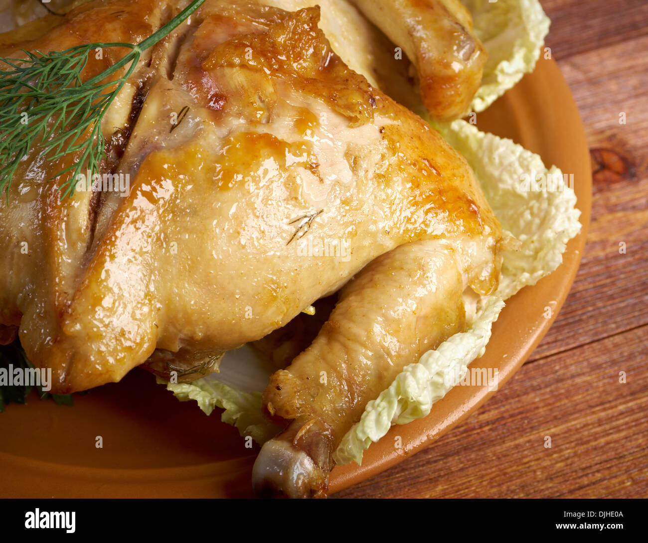 Pollo alla diavola.pollo e salsa di limone.Cucina mediterranea Foto Stock