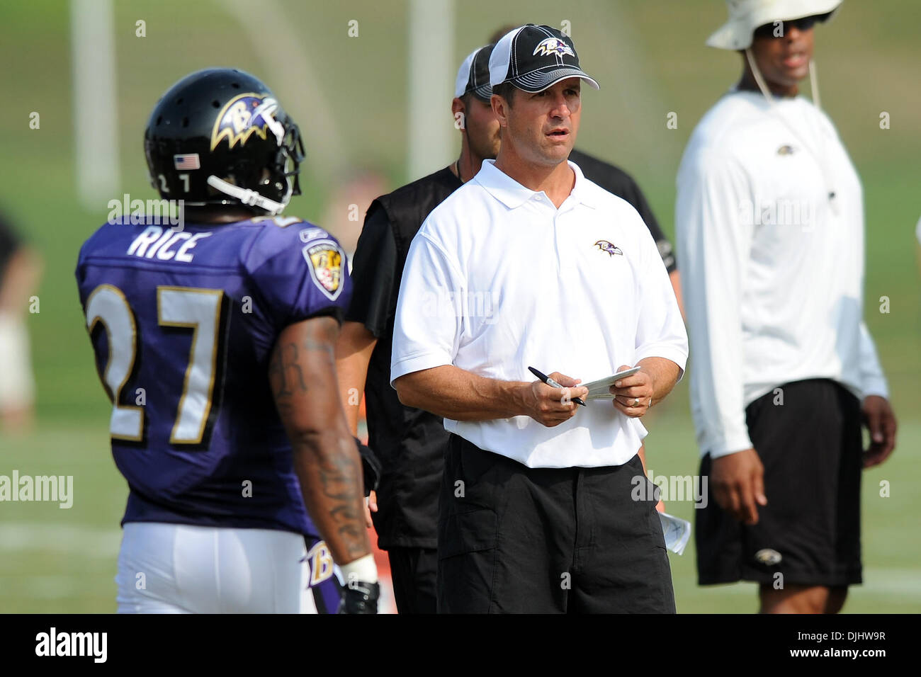 Agosto 04, 2010 - Westminster, Maryland, Stati Uniti d'America - 04 August 2010: head coach John Harbaugh durante corvi training camp a McDaniel College di Westminster, MD...credito obbligatorio: Russell Tracy / Southcreek globale di credito (Immagine: Â© Southcreek globale/ZUMApress.com) Foto Stock