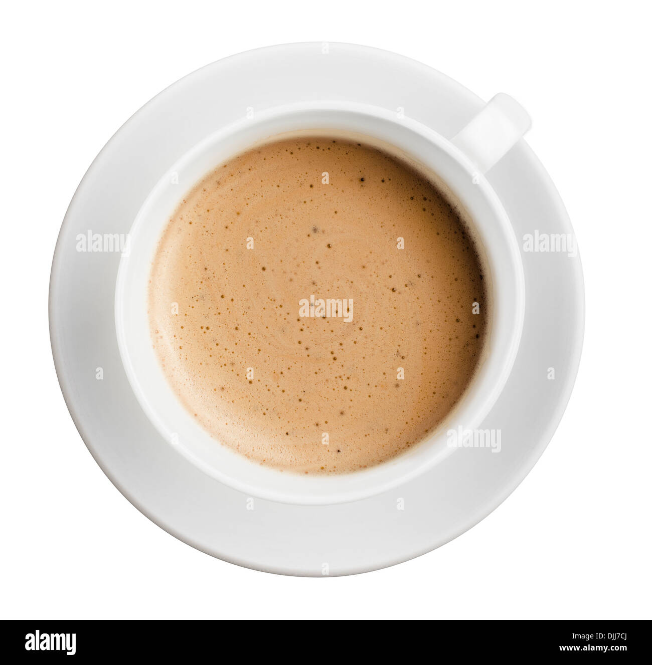 Tazza di caffè con schiuma isolato su bianco, tutti nel fuoco, vista dall'alto Foto Stock