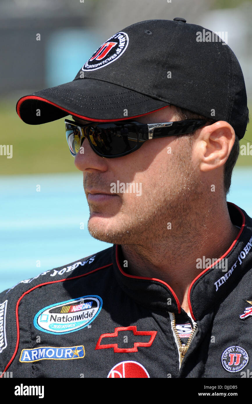 7 agosto 2010: Richard Childress Racing Kevin Harvick attende di hop nel guscio/Pennzoil Chevrolet per qualificarsi per Heluva buono! Panna acida salse al Glen a Watkins Glen International, Watkins Glen, NY. (Credito Immagine: © Michael Johnson/Southcreek globale/ZUMApress.com) Foto Stock