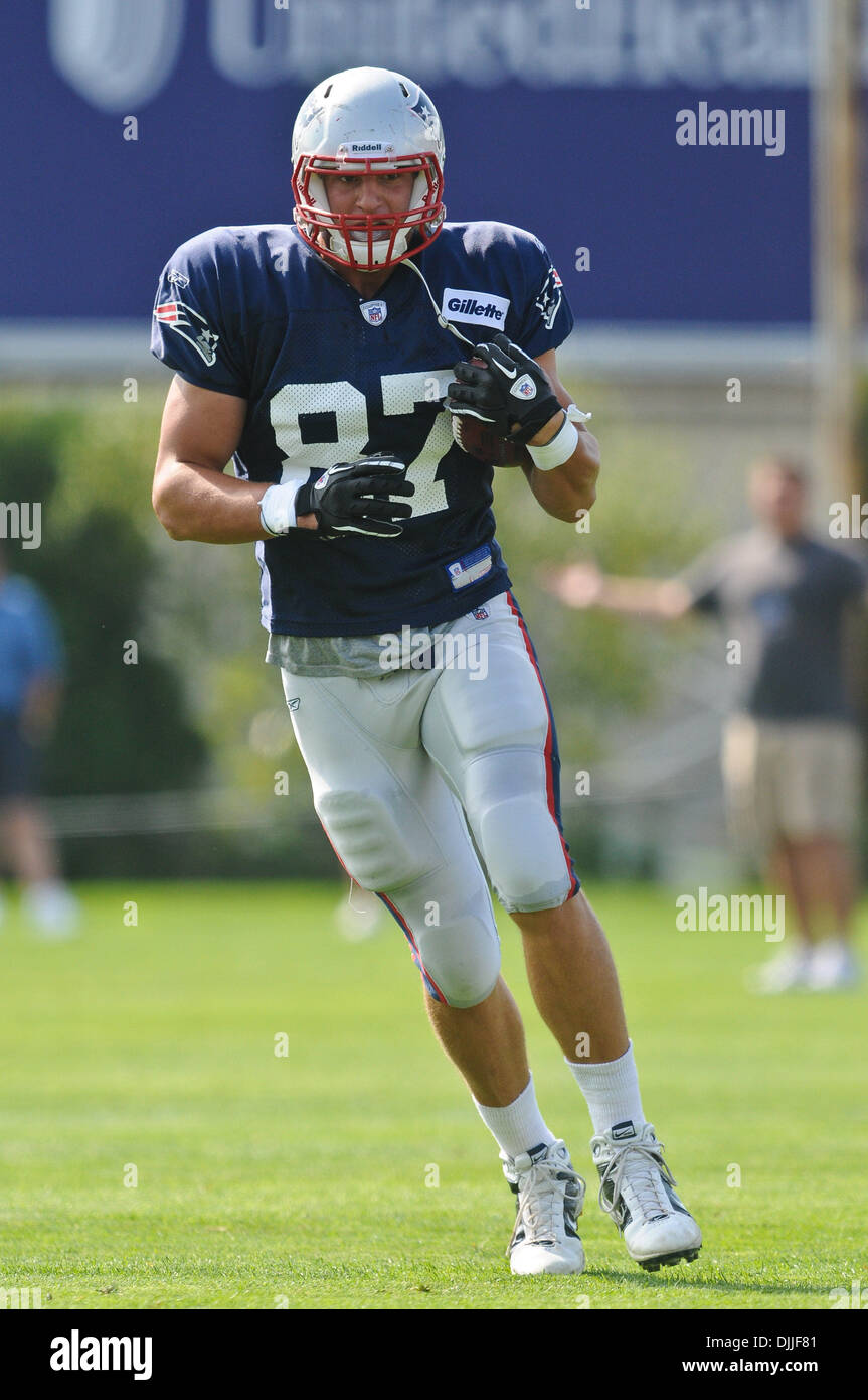 11 agosto 2010 - Foxborough, Massachusetts, Stati Uniti d'America - 11 Ago, 2010: New England Patriots' TE ROB GRONKOWSKI (87) durante l'esercizio in comune della professione a Gillette Stadium pratica motivi Foxborough,Massachusetts. Credito: Geoff Bolte / Southcreek globale di credito (Immagine: © Southcreek globale/ZUMApress.com) Foto Stock