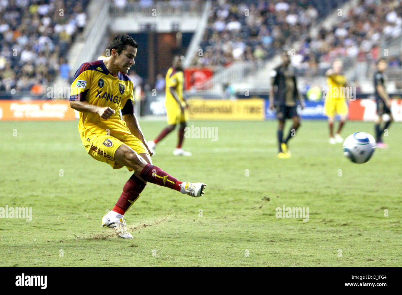 Real Salt Lake defender TONY BELTRAN (#2) calci la palla durante la partita agianst l Unione di Philadelphia in PPL Park di Chester, PA. Le squadre legato 1-1. (Credito Immagine: © Kate McGovern/Southcreek globale/ZUMApress.com) Foto Stock