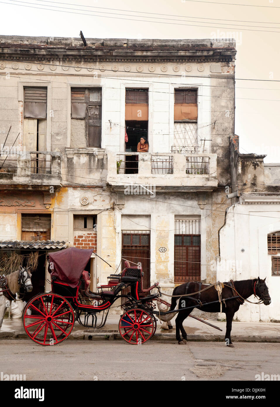 L'Avana, Cuba street scene con cavallo e carrello, Havana Cuba Caraibi America Latina Foto Stock