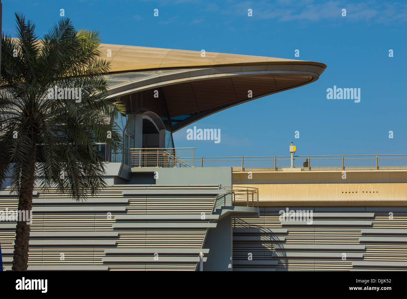 Una stazione della metropolitana a Dubai, Emirati Arabi Uniti, parte della città di nuova massa sistema di transito. Foto Stock