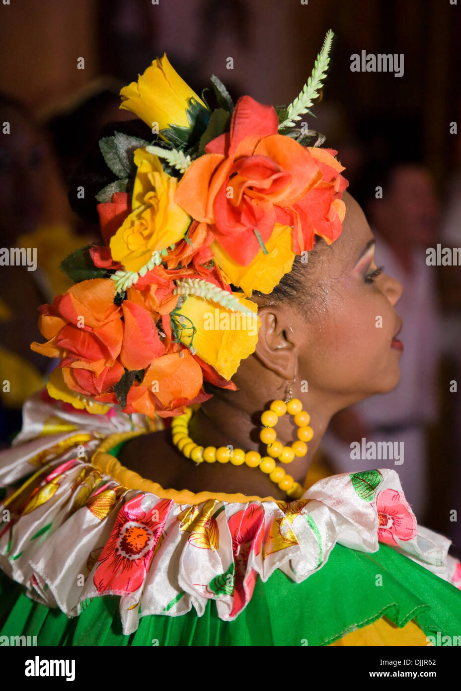 Danzatrice presso una fiesta a Cartagena, Colombia Foto Stock