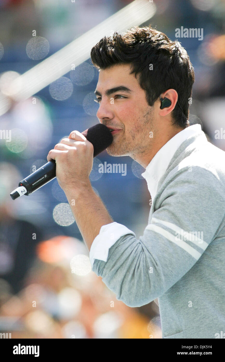 Il 29 agosto 2010 - Queens, a New York, Stati Uniti d'America - 28 August 2010: cantanti Demi Lovato e Joe Jonas presso la Arthur Ashe Kid's Day 2010 US Open al USTA Billie Jean King National Tennis Center Queens, a New York (credito Immagine: © Aaron Gilbert Southcreek/Global/ZUMApress.com) Foto Stock