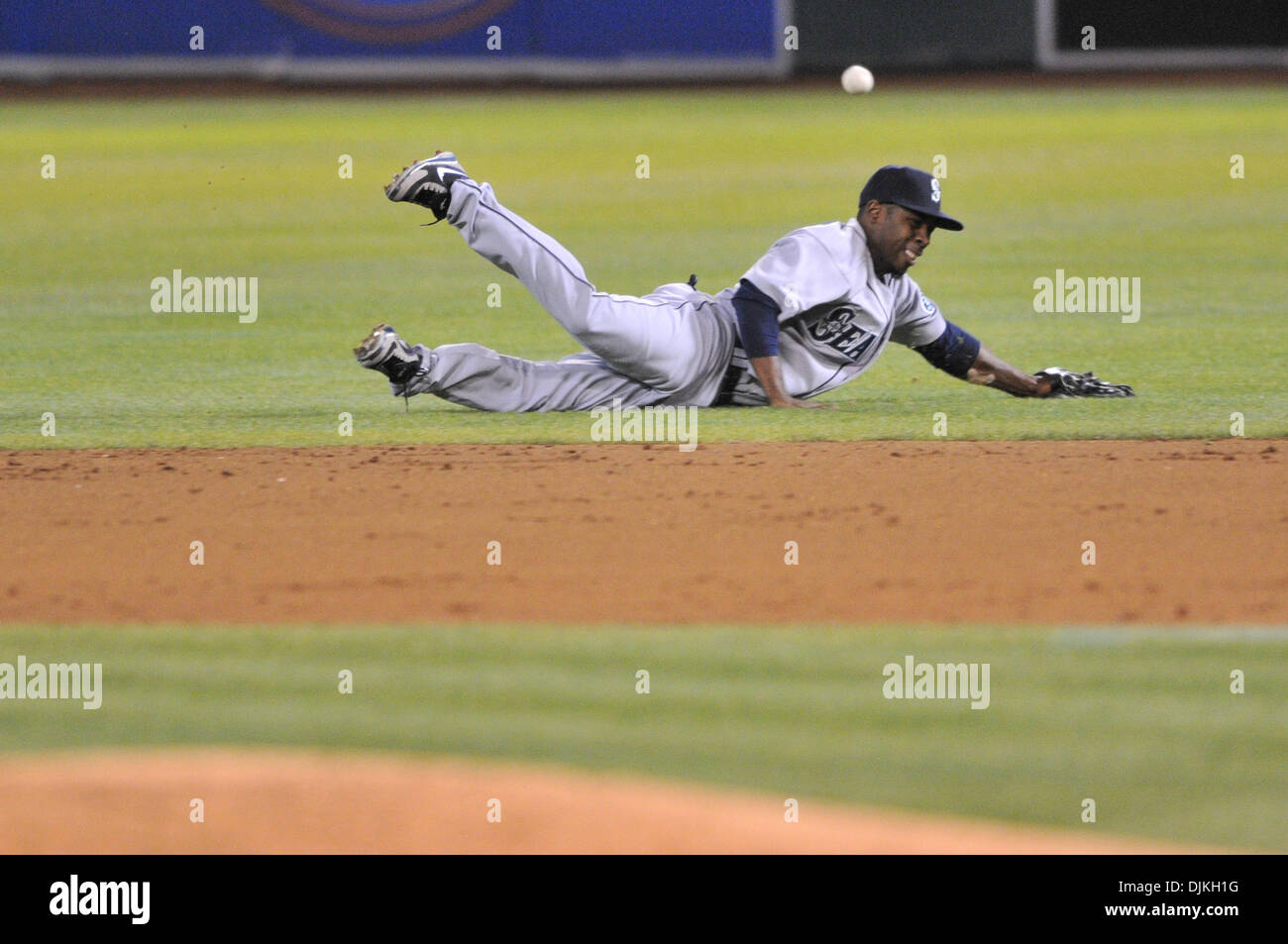 Sett. 7, 2010 - Oakland, la California, Stati Uniti - Seatle Mariners center fielder FRANKLIN GUTIERREZ (#21) manca un fly ball durante il martedì in gioco. Il Seatle Mariners sconfitto Oakland Athletics 7-5. (Credito Immagine: © Scott Beley/Southcreek globale/ZUMApress.com) Foto Stock