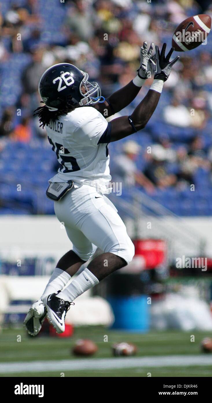 Sett. 11, 2010 - Annapolis, Maryland, Stati Uniti d'America - Georgia Southern WR (#26) Vassoio Butler catture un pass durante il warm up a Navy-Marine Corps Memorial Stadium di Annapolis nel Maryland. La marina ha sconfitto la Georgia Southern 13-7 (credito Immagine: © Saquan Stimpson/Southcreek globale/ZUMApress.com) Foto Stock