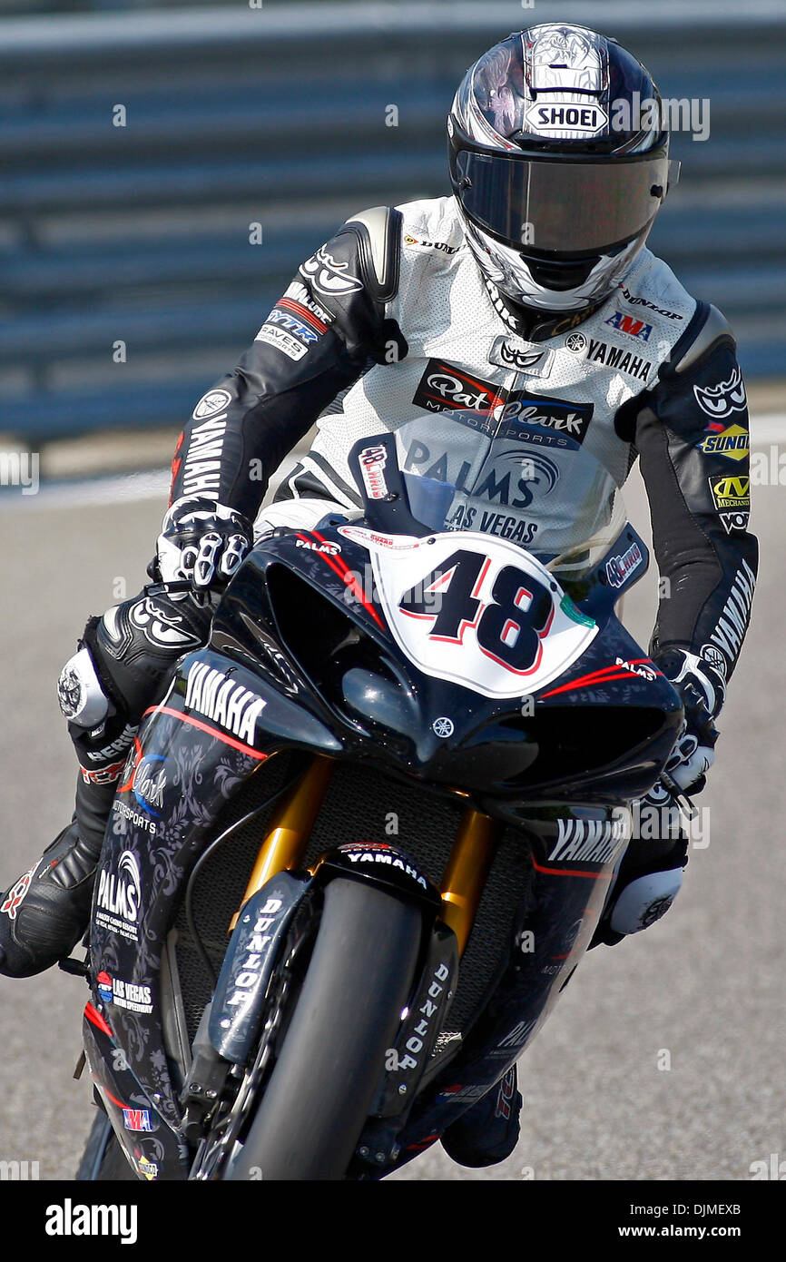 Sett. 25, 2010 - Birmingham, AL, Stati Uniti d'America - Chris Clark (48) esce di pista dopo le qualifiche per l'AMA Pro National Guard American SuperBike al Barber Motorsports Park. (Credito Immagine: © Jason Clark/Southcreek globale/ZUMApress.com) Foto Stock