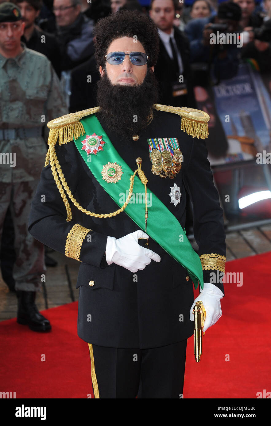 Sacha Baron Cohen vestito come Ammiraglio Generale Aladeen premiere mondiale di 'il dittatore" tenutasi presso il Royal Festival Hall - Arrivi Foto Stock