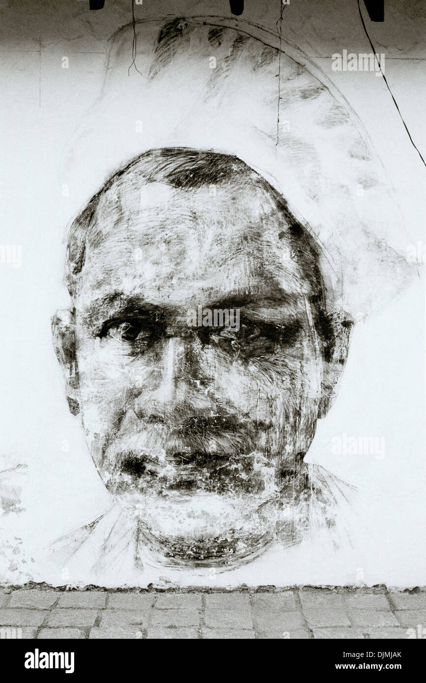 La street art di Fort Kochi Cochin in Kerala in India del Sud in Asia. Urban Graffiti ritratto grafico ritrattistica immagine Reportage di Viaggio Foto Stock