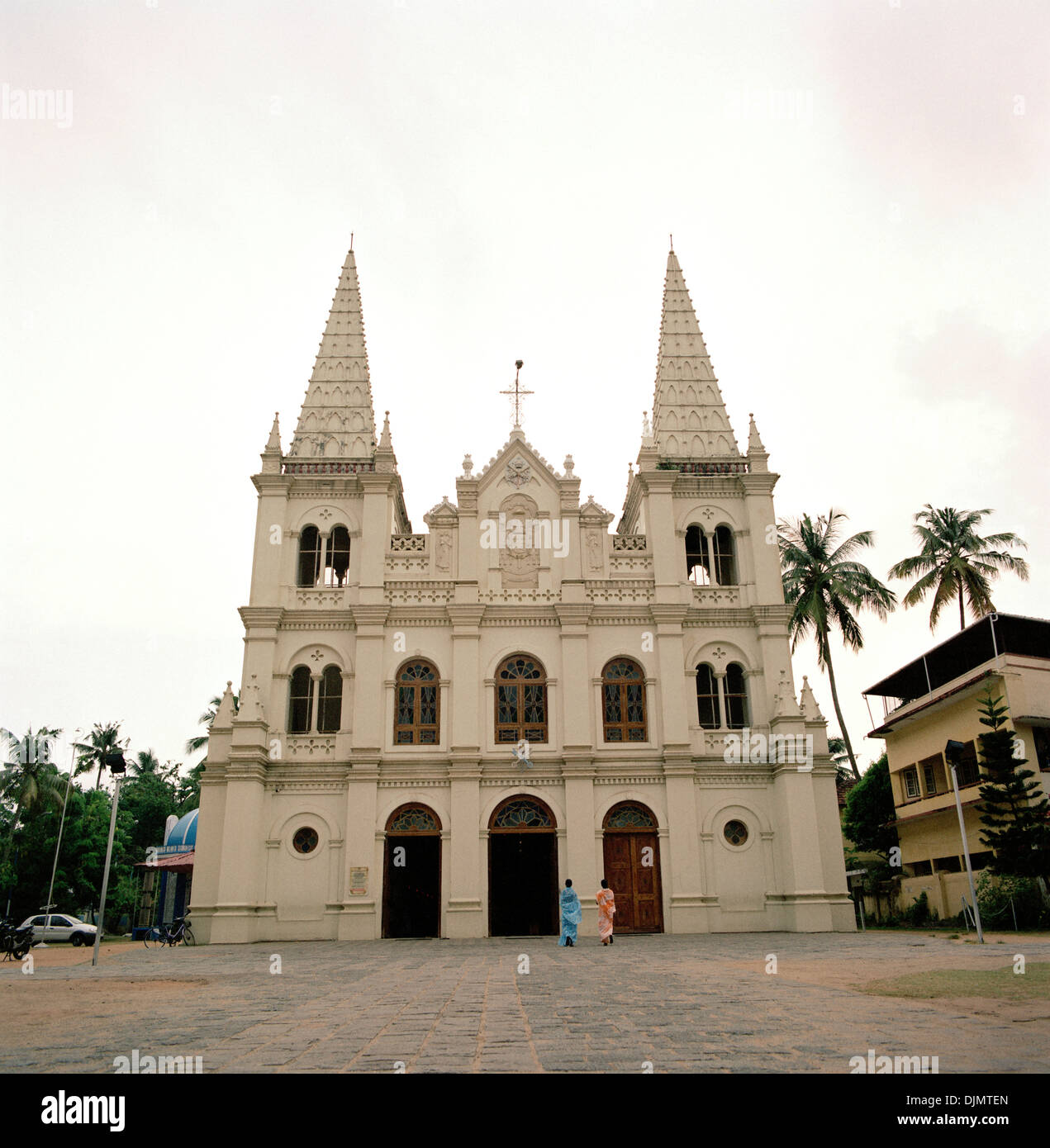 Santa Cruz Basilica di Fort Kochi Cochin in Kerala in India del Sud in Asia. Cristiana religione Chiesa religiosa viaggi di architettura Foto Stock