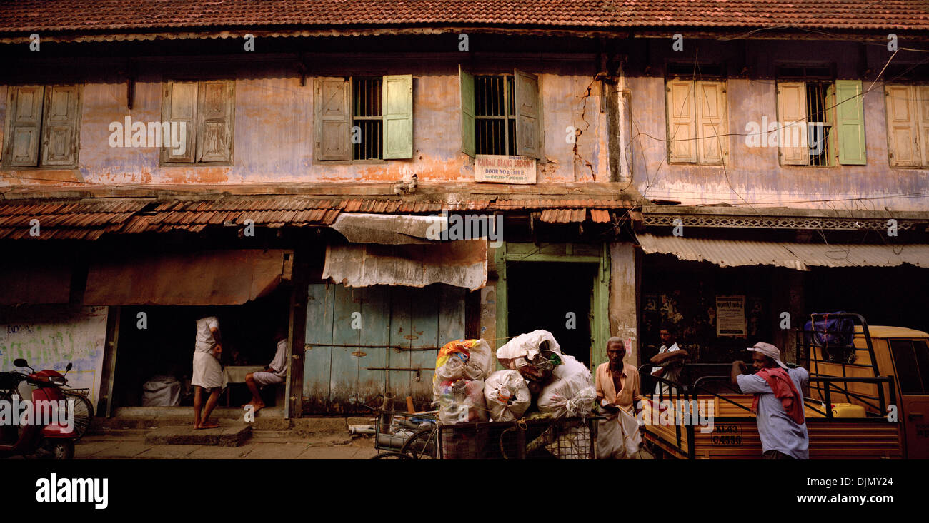 Magazzini a Mattancherry in Fort Kochi Cochin in Kerala India del Sud Asia. Warehousing antica storia lavoro Commercio Spice Cultura Architettura Travel Foto Stock