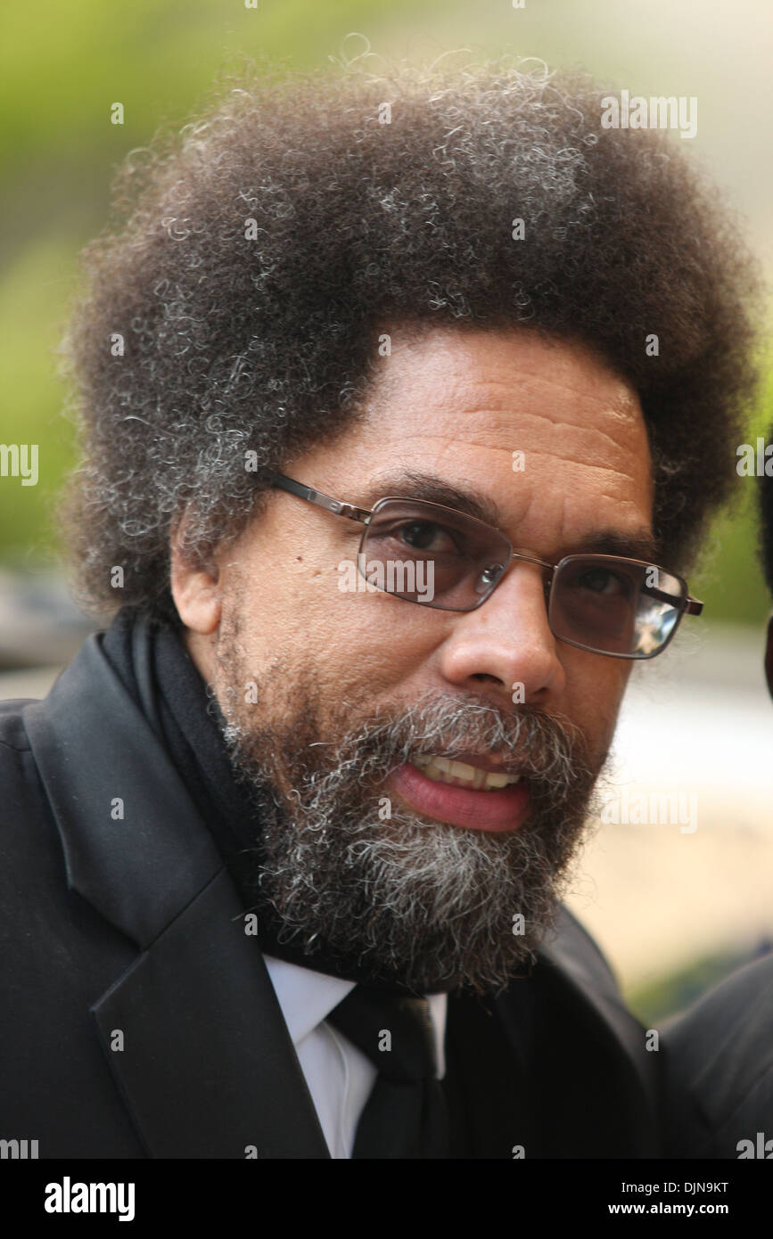 Il dott. Cornel West fuori e circa in Manhattan New York City, Stati Uniti d'America - 01.05.12 Foto Stock