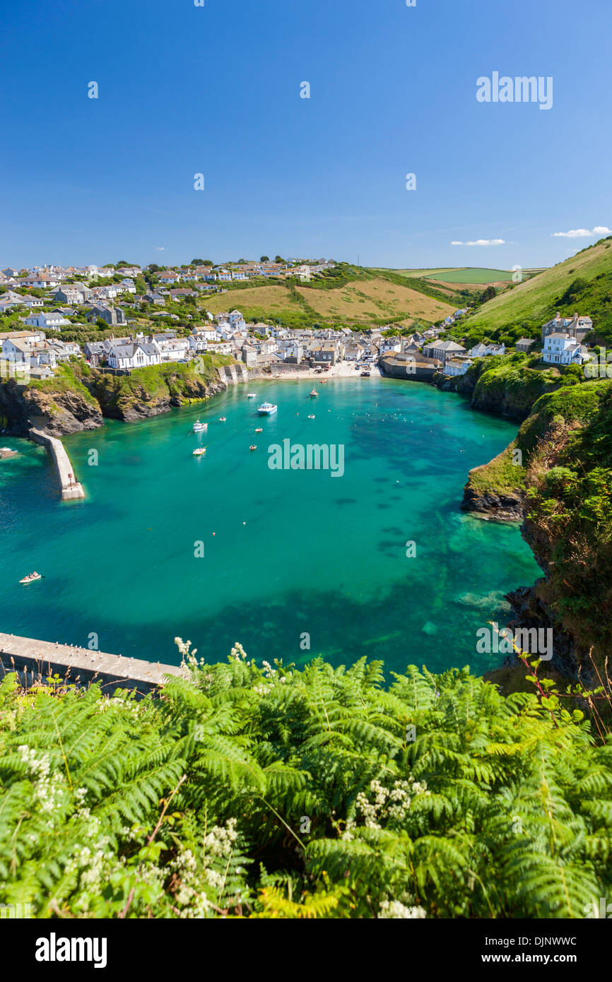 Port Isaac ( Porthysek), un piccolo e pittoresco villaggio di pescatori sulla costa atlantica del nord della Cornovaglia, England, Regno Unito, Europa Foto Stock