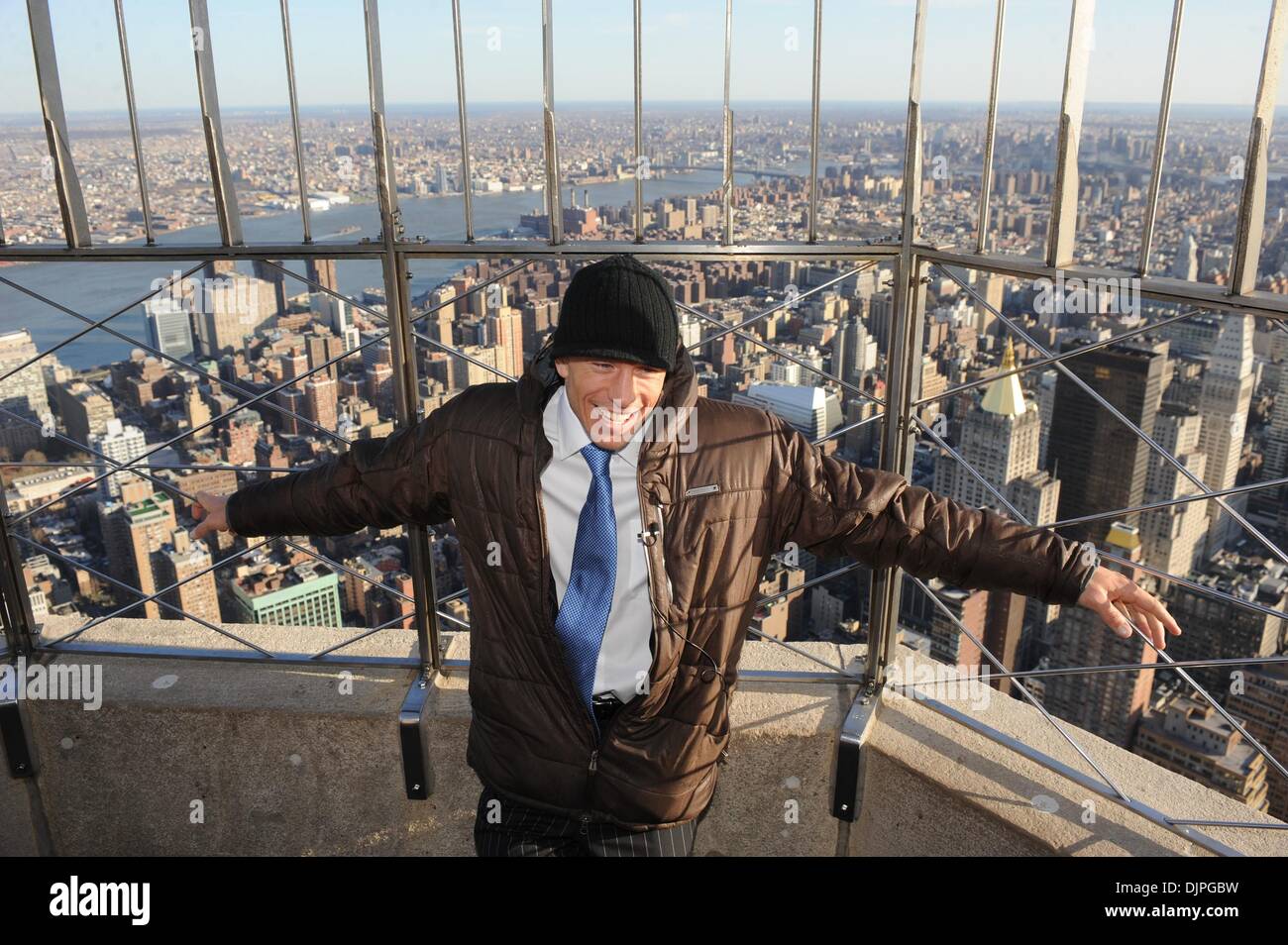 Mar 24, 2010 - Manhattan, New York, Stati Uniti d'America - UFC fighter GEORGES ST. PIERRE tours l'Empire State Building. (Credito Immagine: Â© Bryan Smith/ZUMA Premere) Restrizioni: * New York City quotidiani diritti * Foto Stock