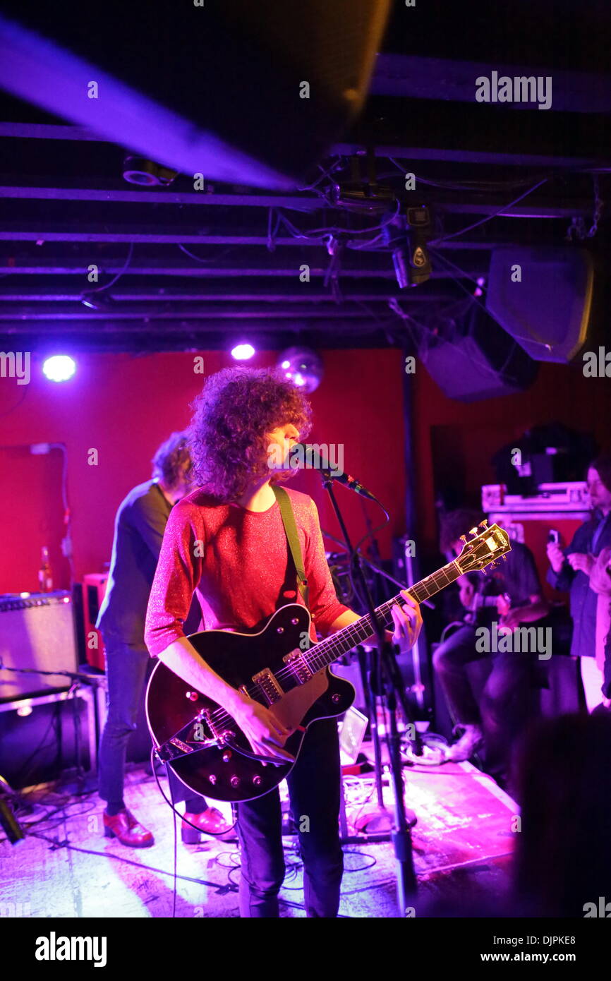 Templi in concerto a DC9/DCnine in Washington, DC 27 novembre 2013. Foto Stock