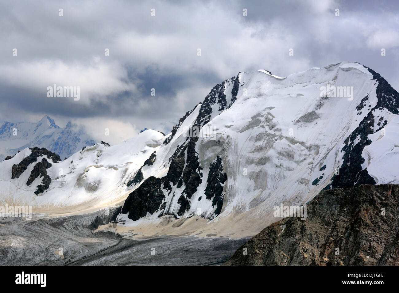 Picco di montagna vicino ala Kul (Ala Kol) il lago (3560 m), Issyk Kul oblast, Kirghizistan Foto Stock