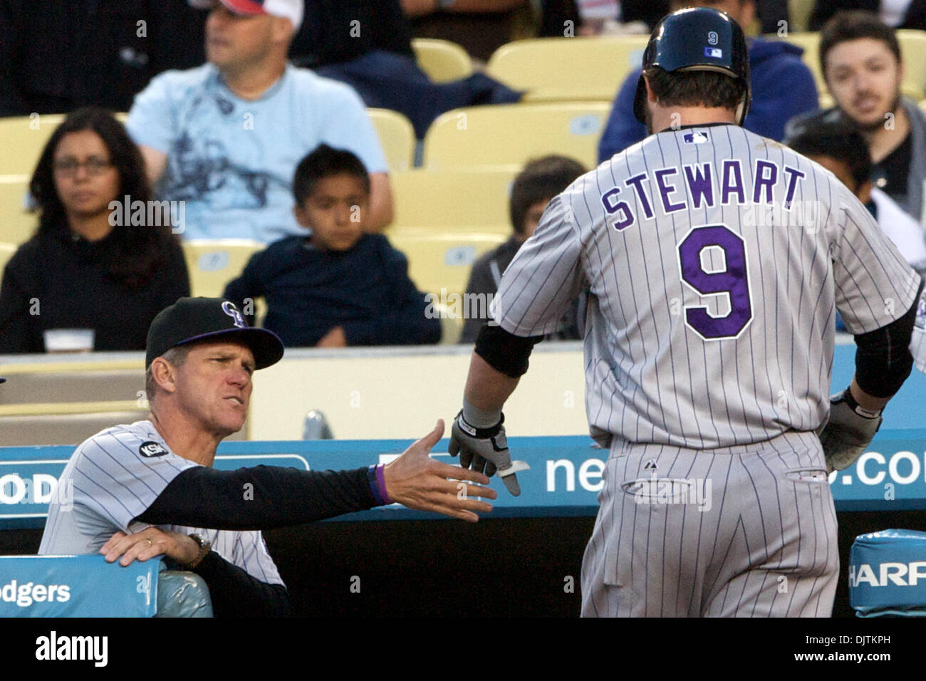 8 Maggio 2010: Colorado Rockies terzo baseman Ian Stewart riceve congratulazioni da Rockies manager Jim Tracy dopo aver colpito la sua sesta home run della stagione. (Credito Immagine: © Tony Leon/Southcreek globale/ZUMApress.com) Foto Stock