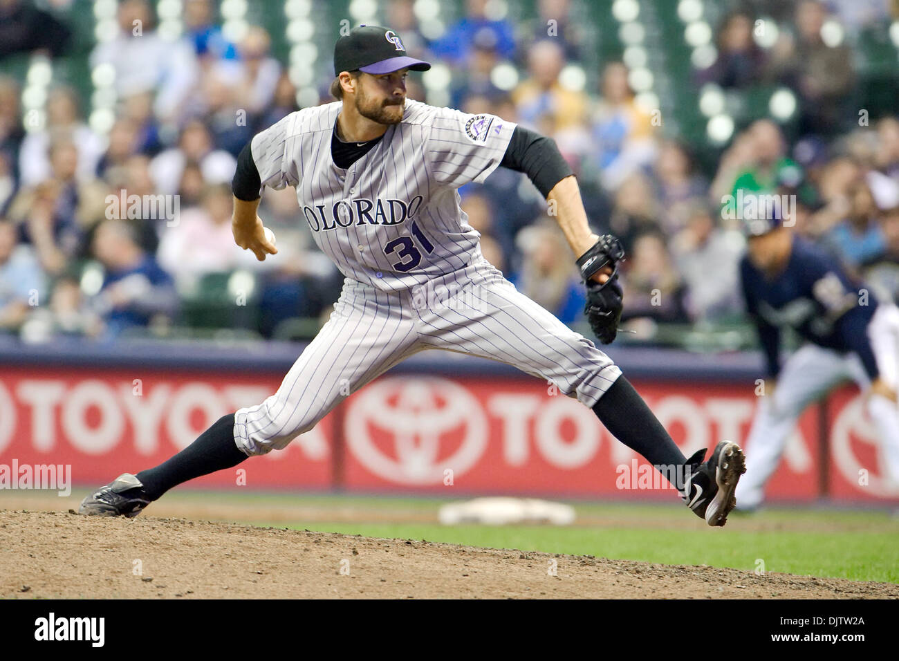 Colorado Rockies relief pitcher Matt Daley (31) durante il gioco tra il Colorado Rockies e Milwaukee Brewers a Miller Park di Milwaukee. I produttori di birra sconfitto Rockies 7-5. (Credito Immagine: © John Rowland Southcreek/Global/ZUMApress.com) Foto Stock