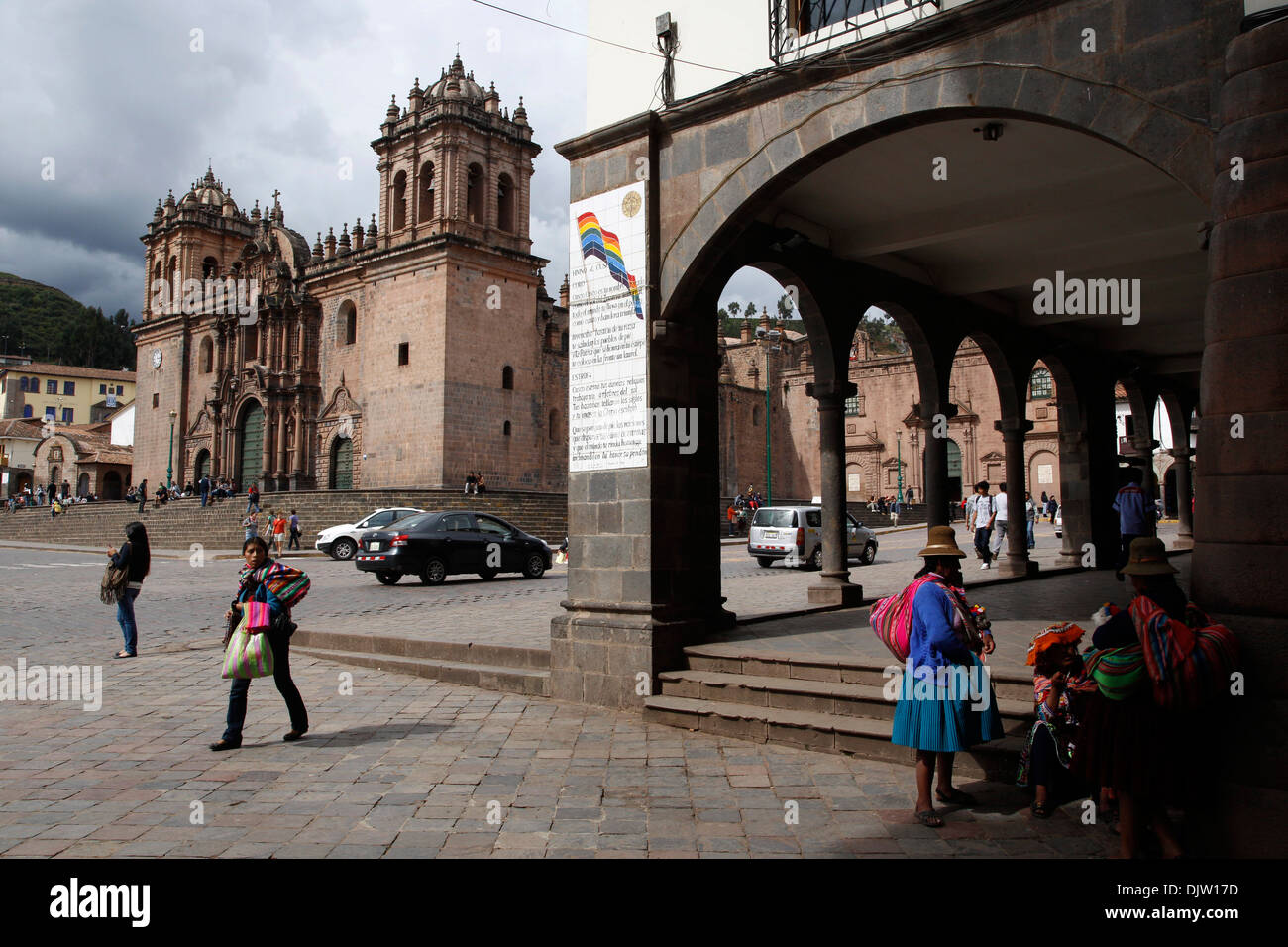 Plaza de Armas con la cattedrale, Cuzco, Perù. Foto Stock