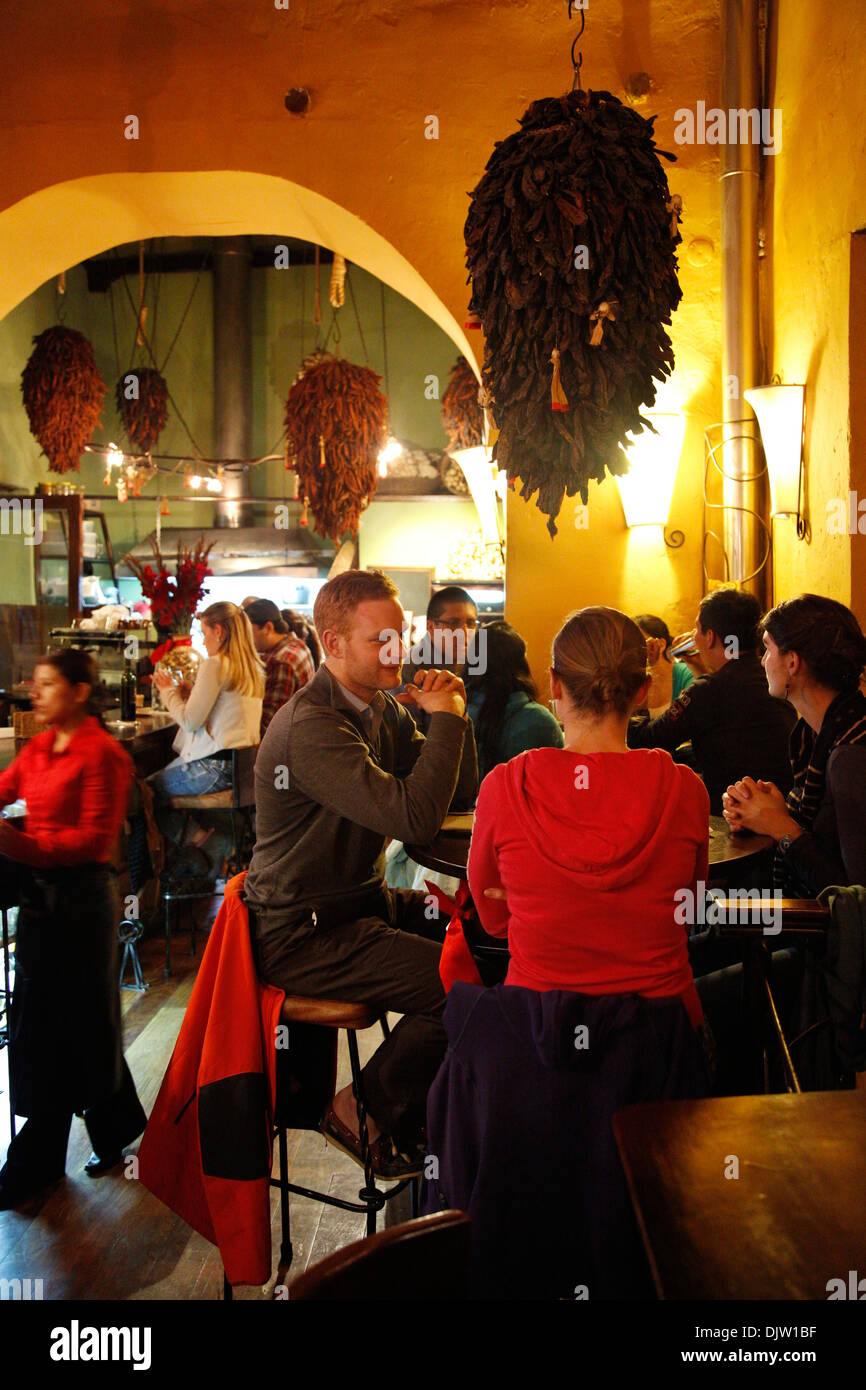 Le persone al ristorante Cicciolina, Cuzco, Perù. Foto Stock