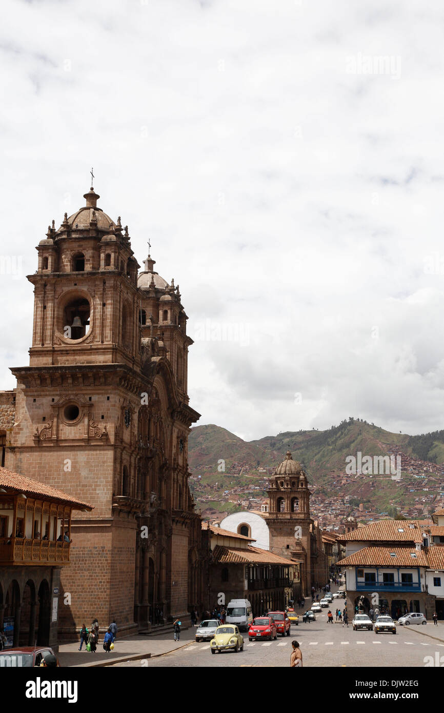 Vista la Iglesia de La Compania de Jesus e la chiesa di La Merced chiesa, Cuzco, Perù. Foto Stock