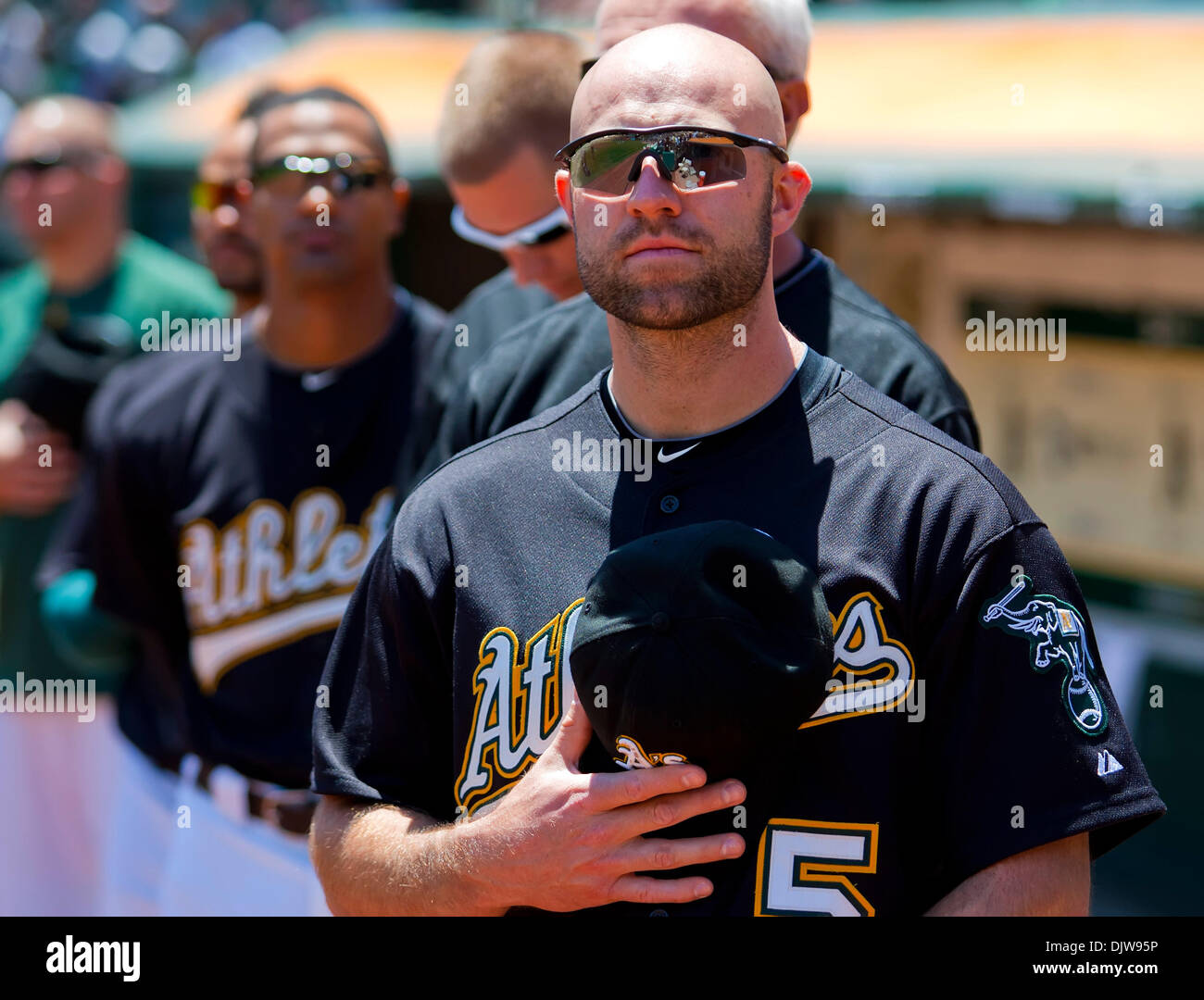 22 maggio 2010: Oakland atletica terzo baseman Kevin Kouzmanoff (5) prima del gioco tra la Oakland A's e i San Francisco Giants al Oakland-Alameda County Coliseum di Oakland CA. La A ha sconfitto i giganti 1-0. (Credito Immagine: © Damon Tarver/Southcreek globale/ZUMApress.com) Foto Stock