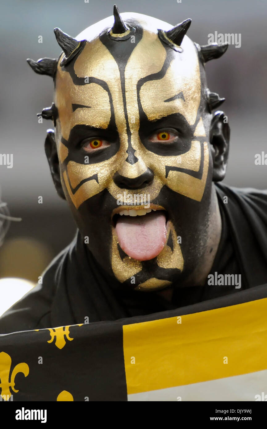 Nov. 25, 2010 - Arlington, Texas, Stati Uniti d'America - New Orleans fanatici durante il gioco come il New Orleans Saints torna alla sconfitta Dallas Cowboys 30-27 a cowboy Stadium di Arlington, Texas. (Credito Immagine: © Steven Leija/Southcreek globale/ZUMAPRESS.com) Foto Stock