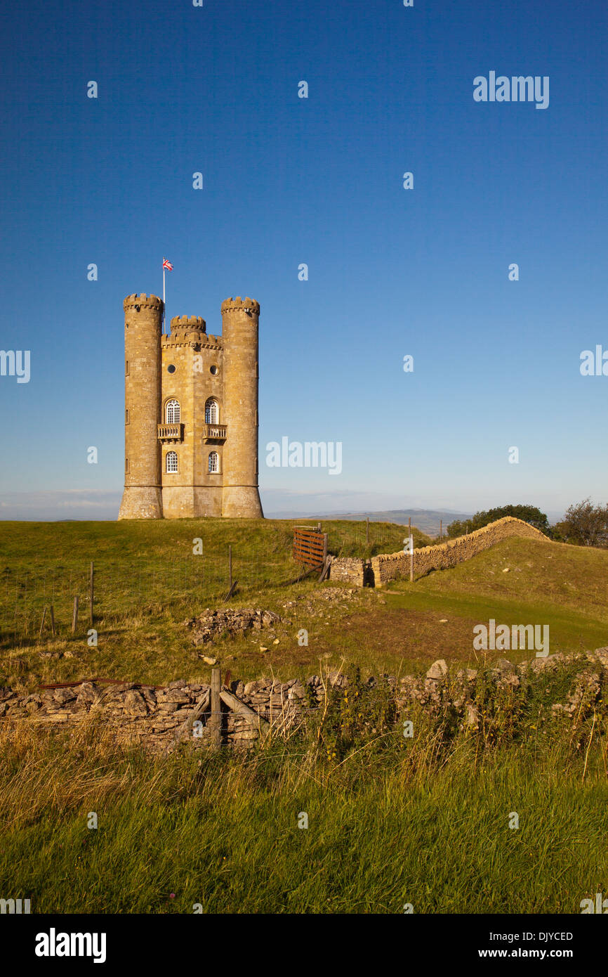 Muri in pietra a secco vicino alla Torre di Broadway, Worcestershire, England, Regno Unito Foto Stock