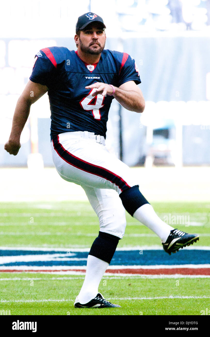 Nov. 28, 2010 - Houston, Texas, Stati Uniti d'America - Houston Texans Kicker (4) Neil Rackers è in fase di riscaldamento prima di giochi contro il Tennessee Titans a Houston Reliant Stadium. (Credito Immagine: © Juan DeLeon/Southcreek globale/ZUMAPRESS.com) Foto Stock